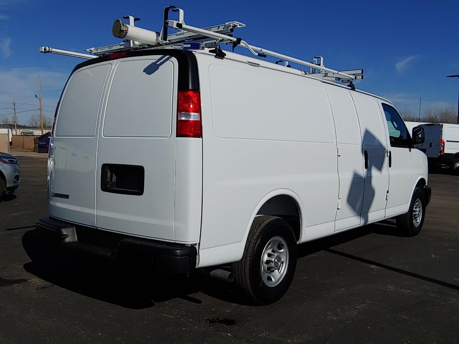 2025 Chevrolet Express Cargo WT