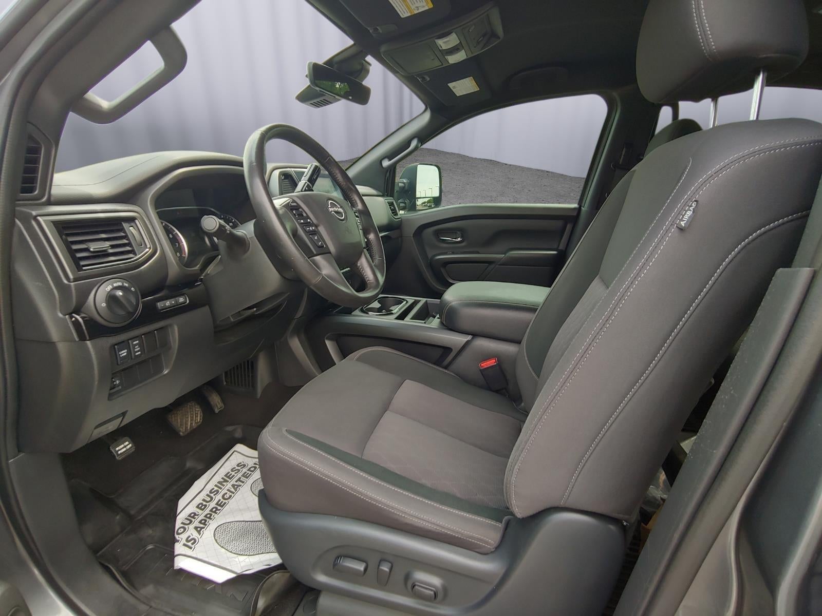 2023 Nissan Titan SV