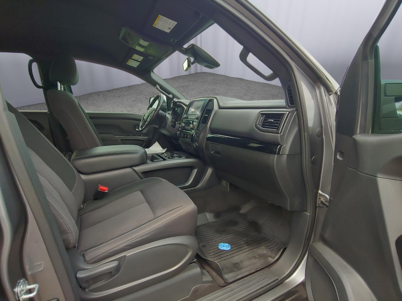 2023 Nissan Titan SV