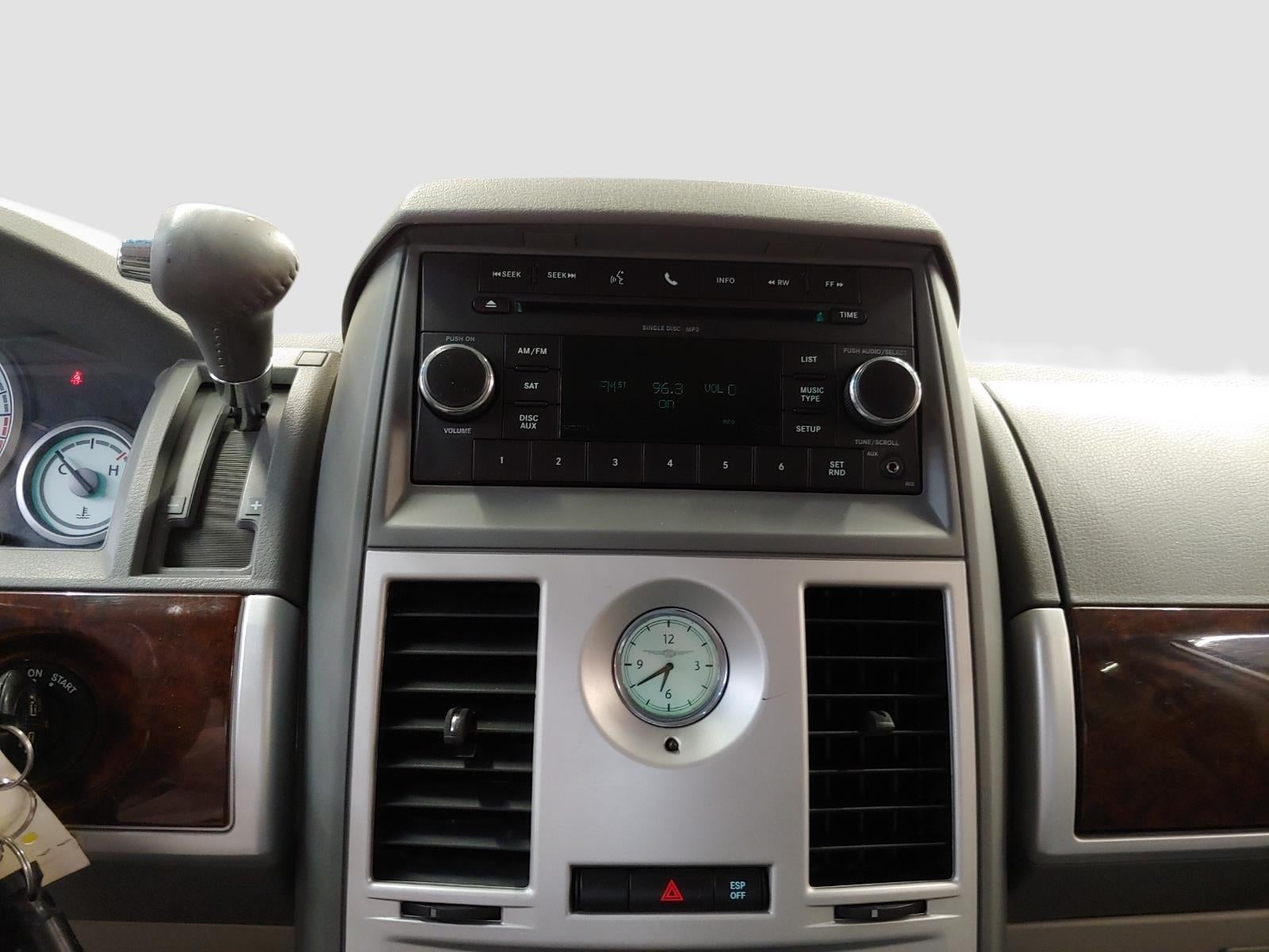 2010 Chrysler Town & Country Touring