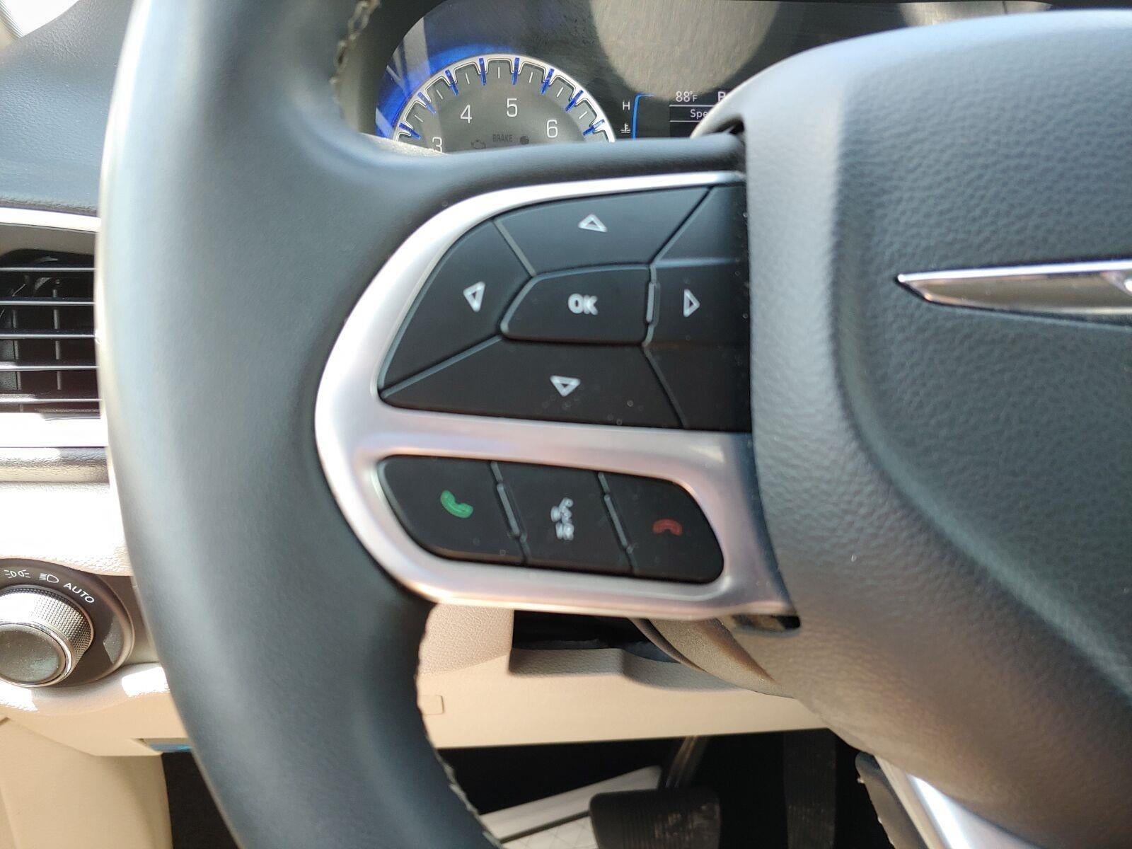2023 Chrysler Voyager LX