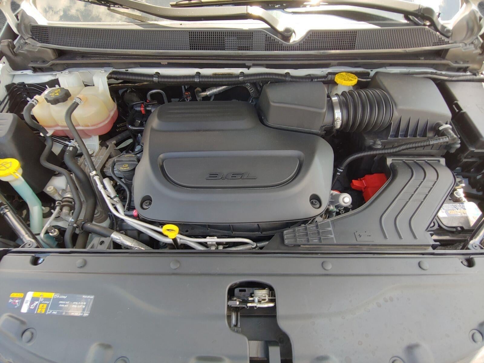 2023 Chrysler Voyager LX