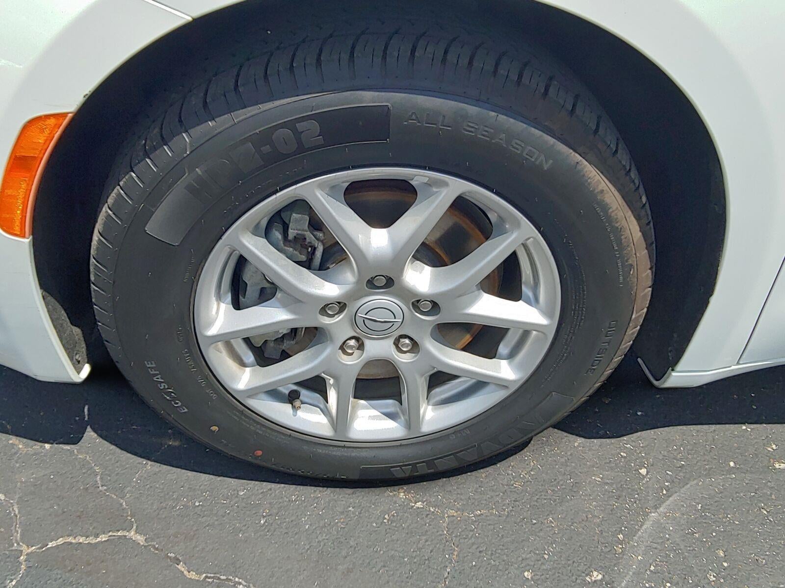 2023 Chrysler Voyager LX