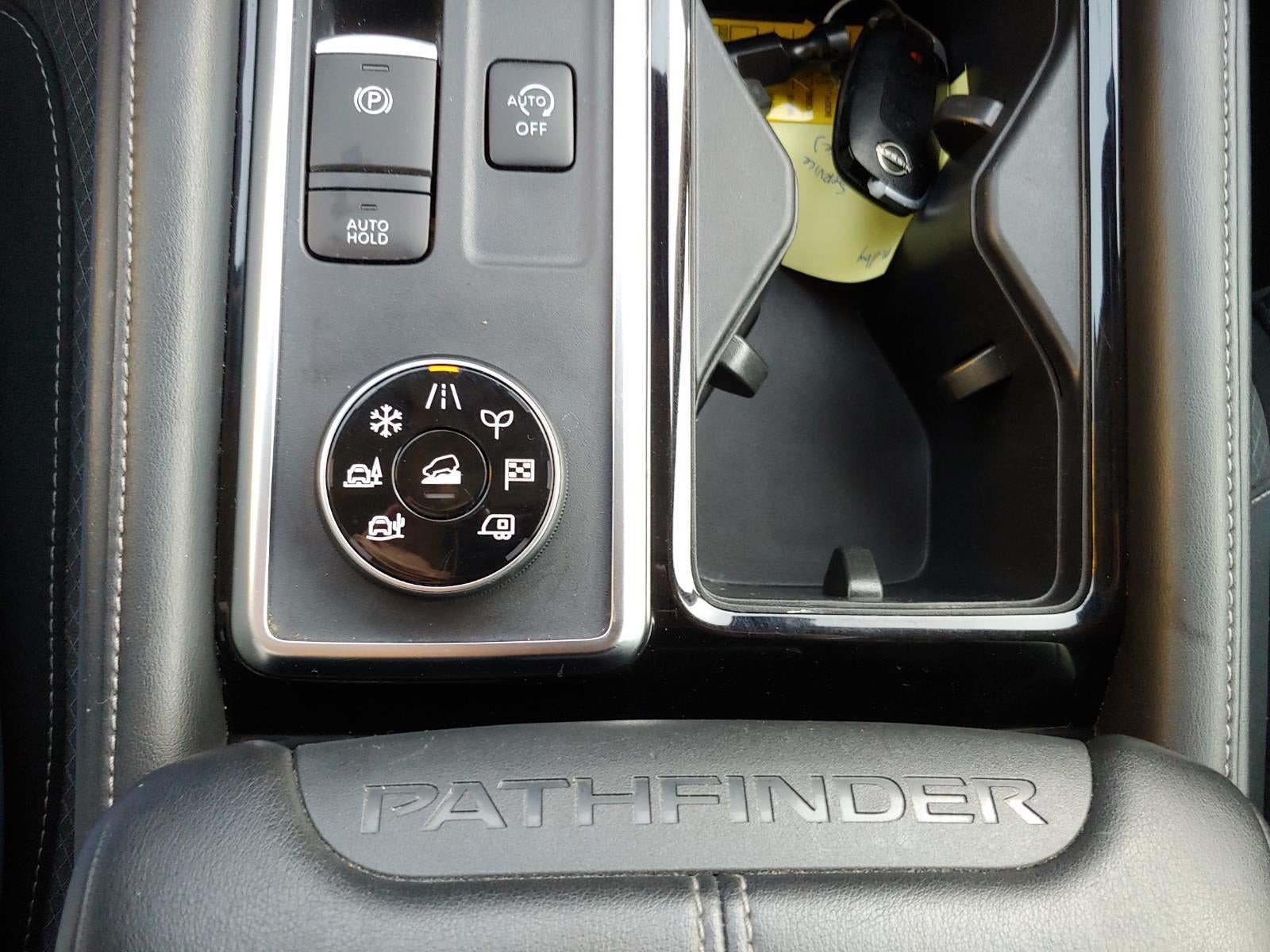 2024 Nissan Pathfinder SV