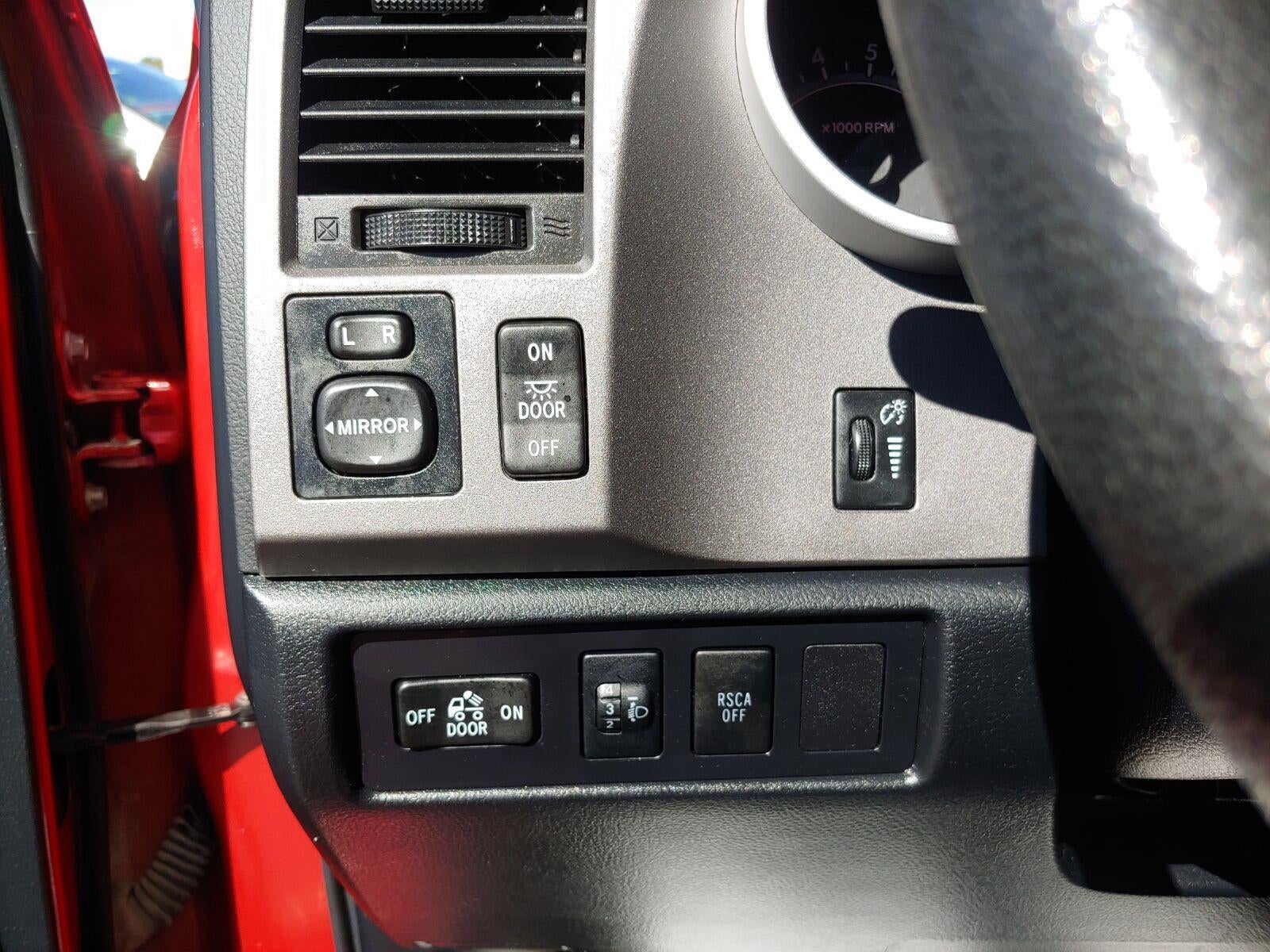 2012 Toyota Tundra 4WD Truck GRADE