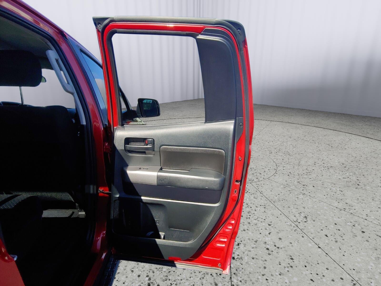 2012 Toyota Tundra 4WD Truck GRADE