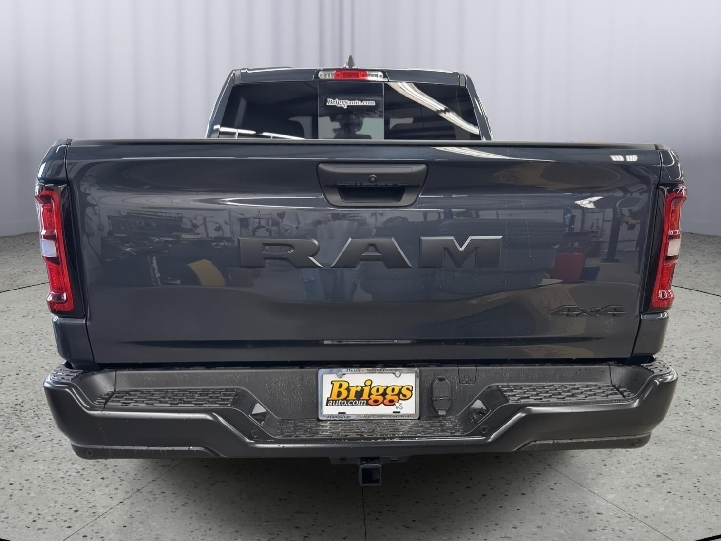 2026 RAM 1500 Tradesman Crew Cab 4x4 5'7' Box