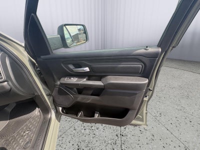 2026 RAM 1500 Tradesman Crew Cab 4x4 5'7' Box
