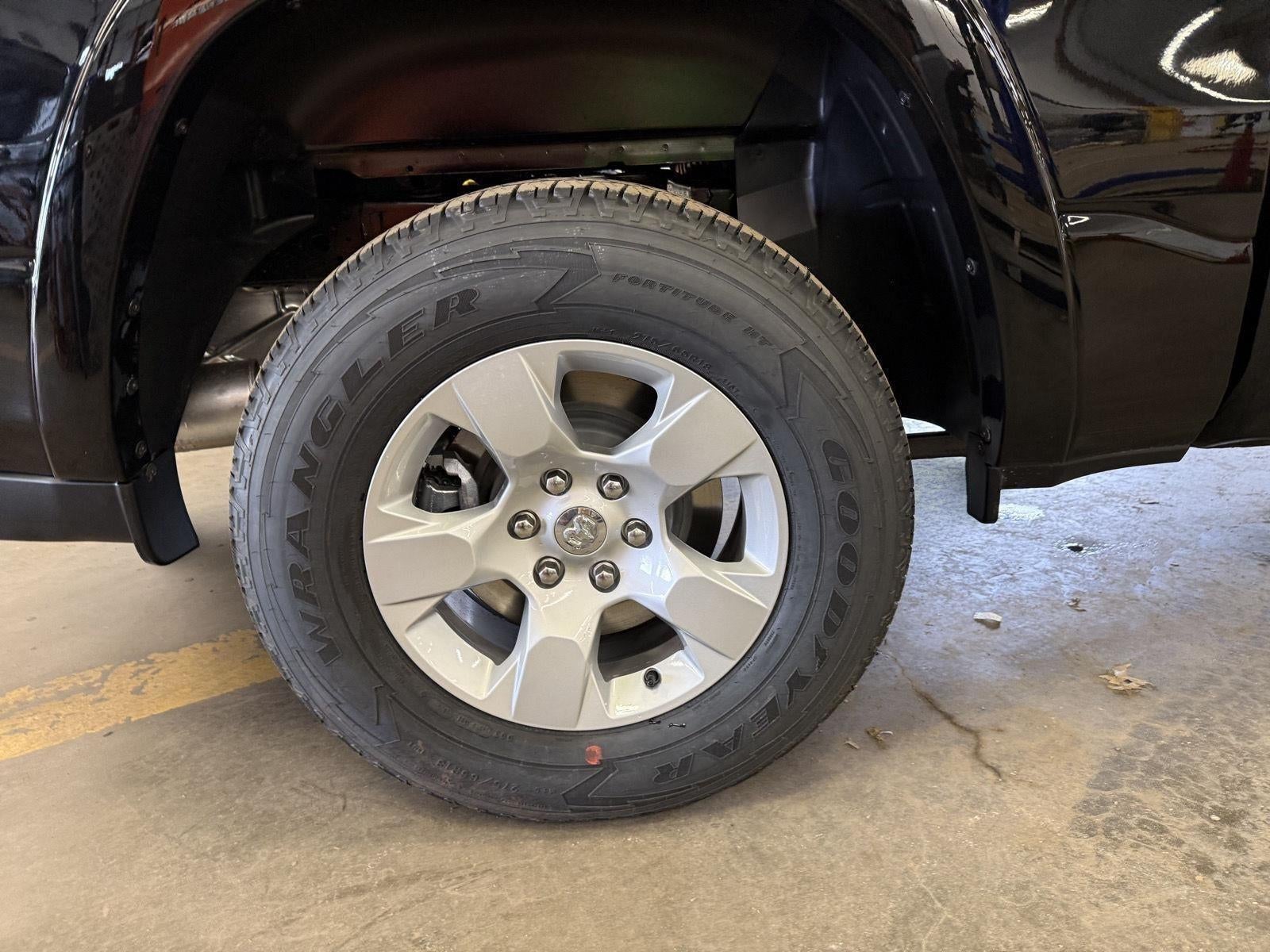 2026 RAM 1500 Big Horn Crew Cab 4x4 5'7' Box