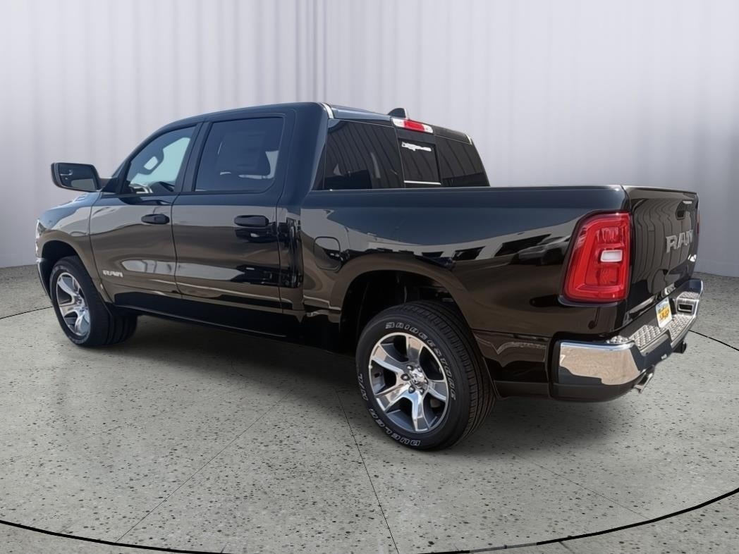2026 RAM 1500 Tradesman Crew Cab 4x4 5'7' Box