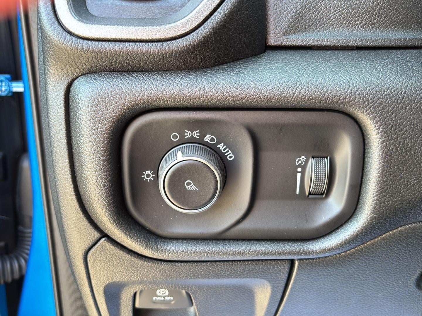 2026 RAM Ram 1500 RAM 1500 TRADESMAN CREW CAB 4X4 5'7' BOX