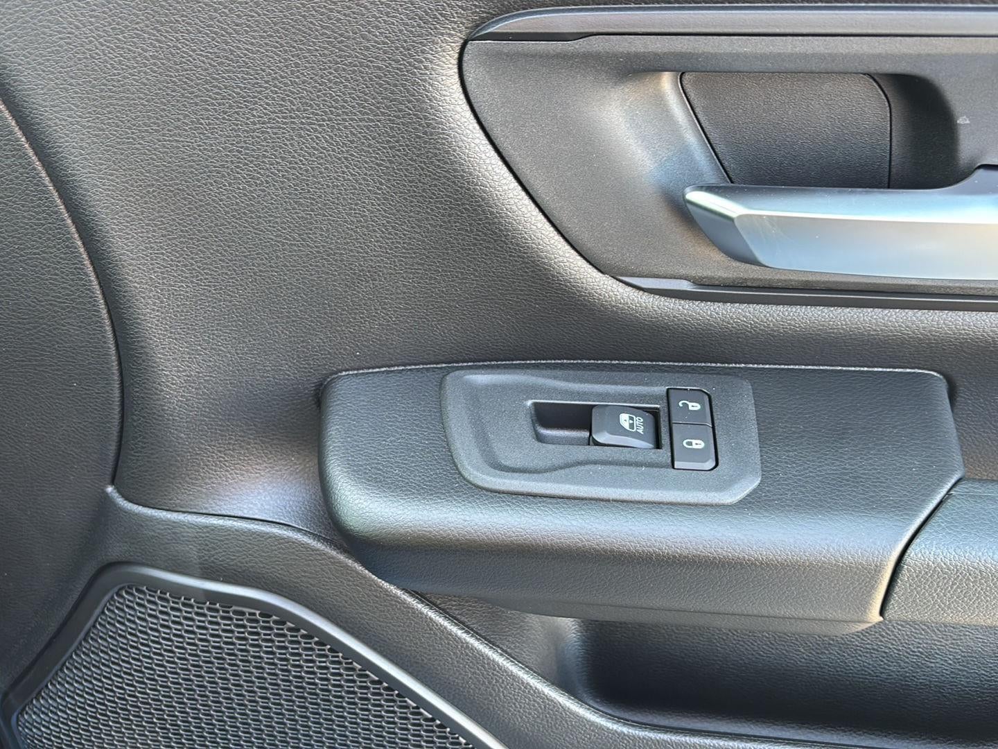 2026 RAM Ram 1500 RAM 1500 TRADESMAN CREW CAB 4X4 5'7' BOX