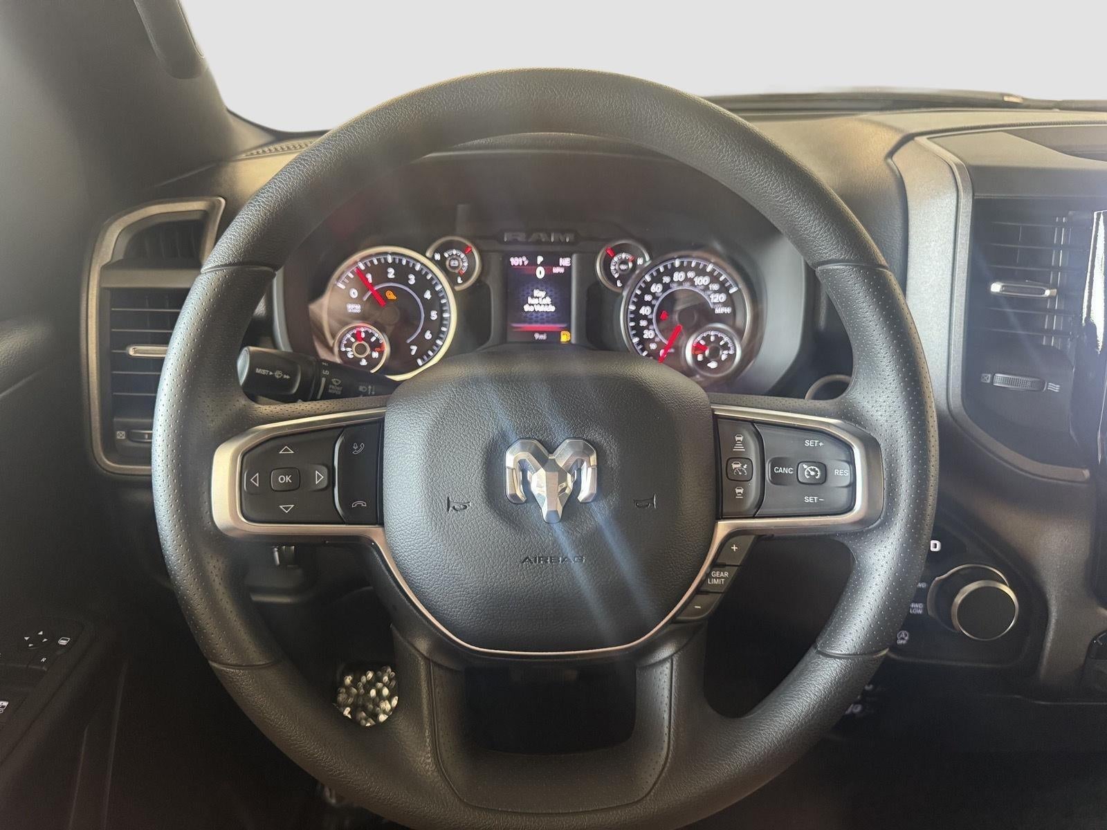 2026 RAM 1500 Express Crew Cab 4x4 6'4' Box