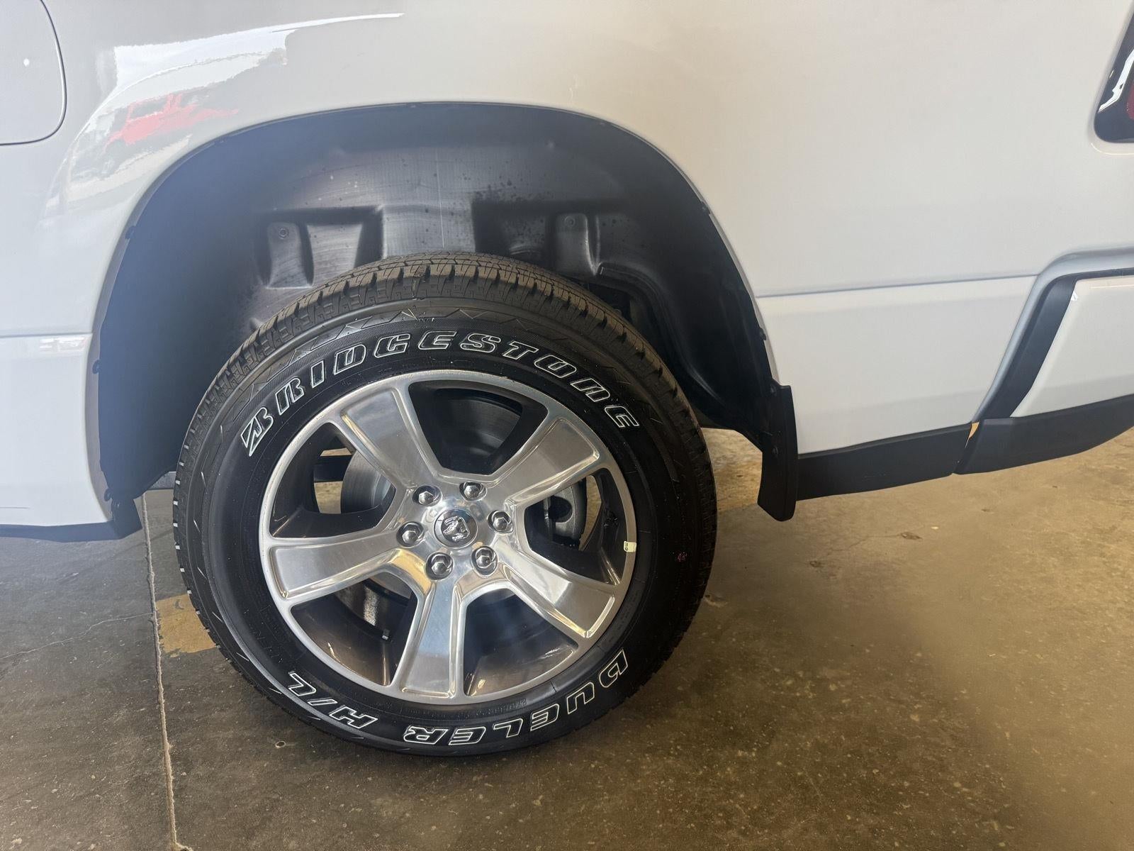 2026 RAM 1500 Express Crew Cab 4x4 6'4' Box