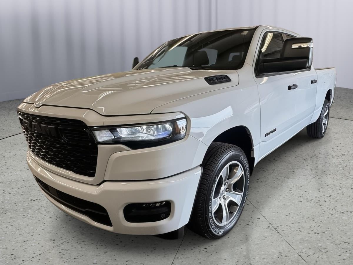 2026 RAM 1500 Express Crew Cab 4x4 6'4' Box