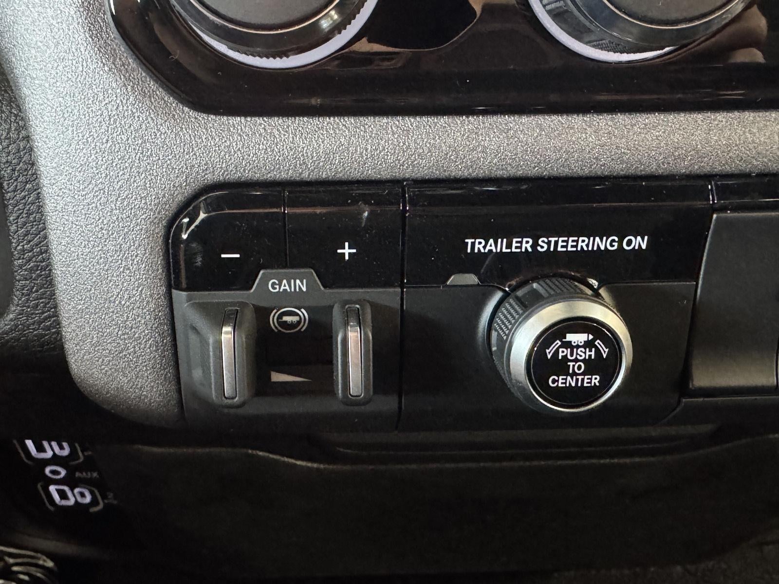 2026 RAM 1500 Express Crew Cab 4x4 6'4' Box