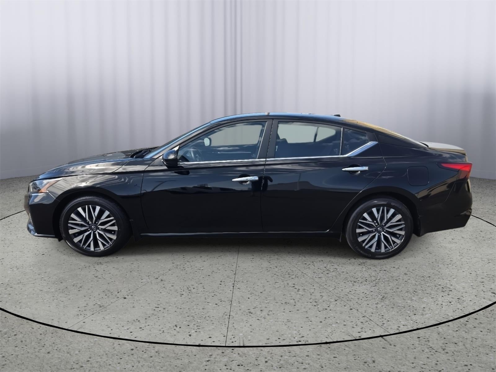 Used 2023 Nissan Altima SV with VIN 1N4BL4DV1PN405073 for sale in Kansas City
