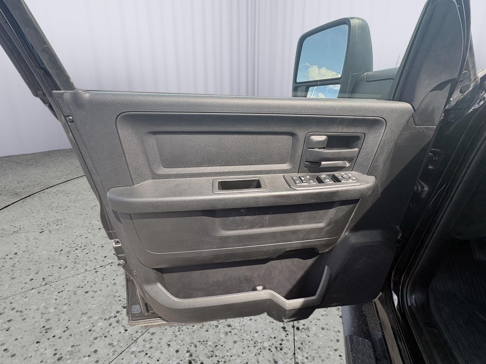 2026 RAM 2500 Black Express Crew Cab 4x4 6'4' Box