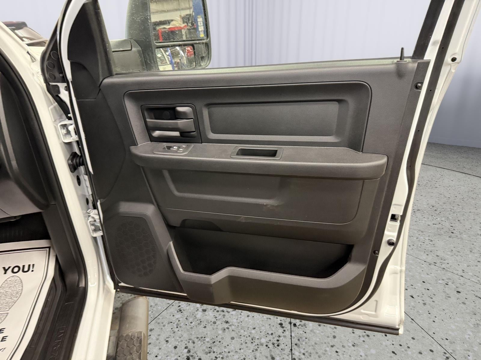2026 RAM 3500 3500 TRADESMAN CREW CAB 4X4 8' BOX