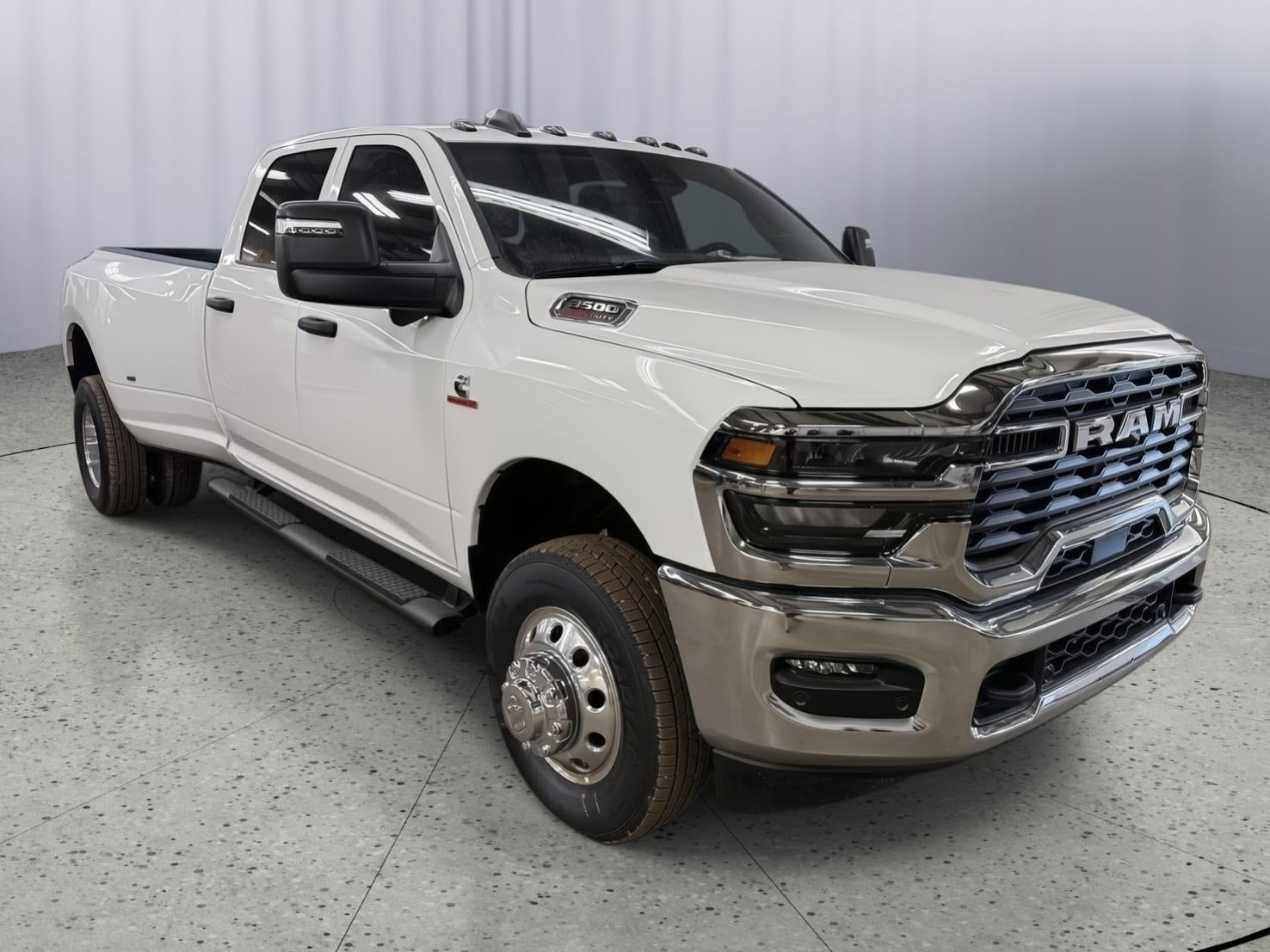 2026 RAM 3500 3500 TRADESMAN CREW CAB 4X4 8' BOX