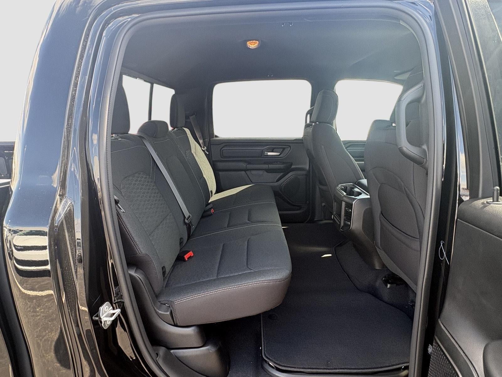 2026 RAM 1500 Express Crew Cab 4x4 5'7' Box