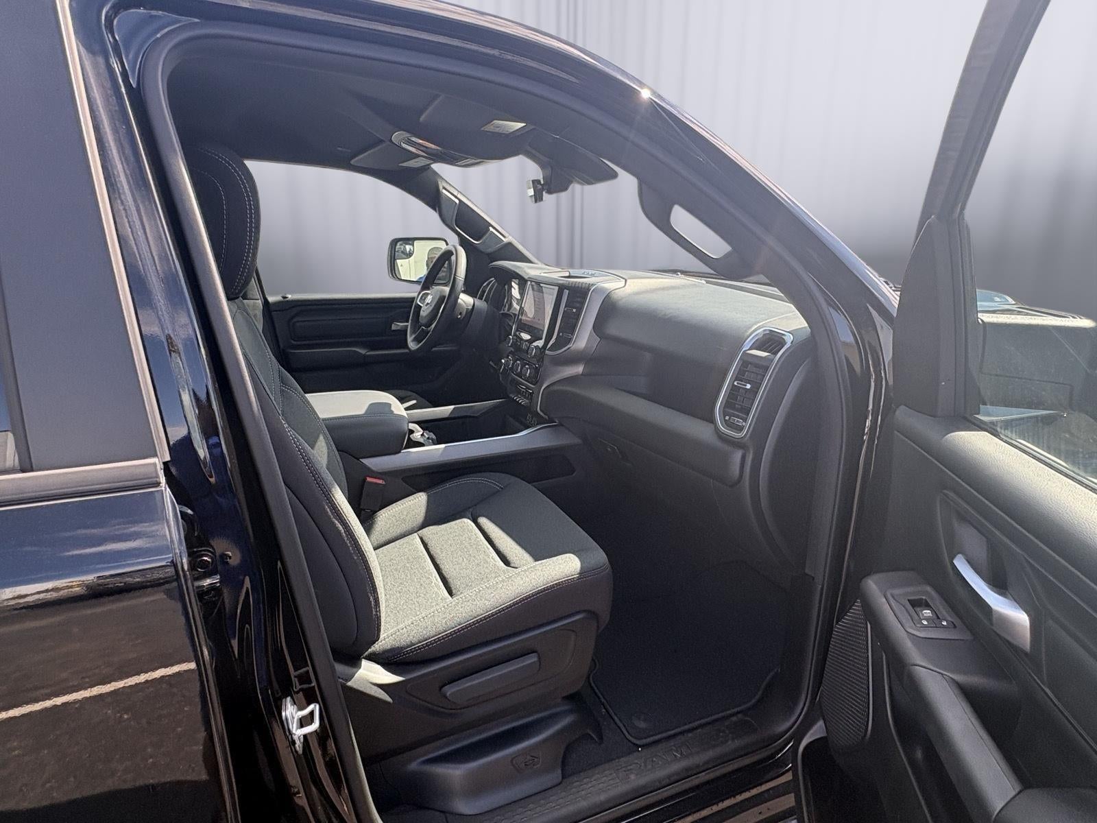 2026 RAM 1500 Express Crew Cab 4x4 5'7' Box