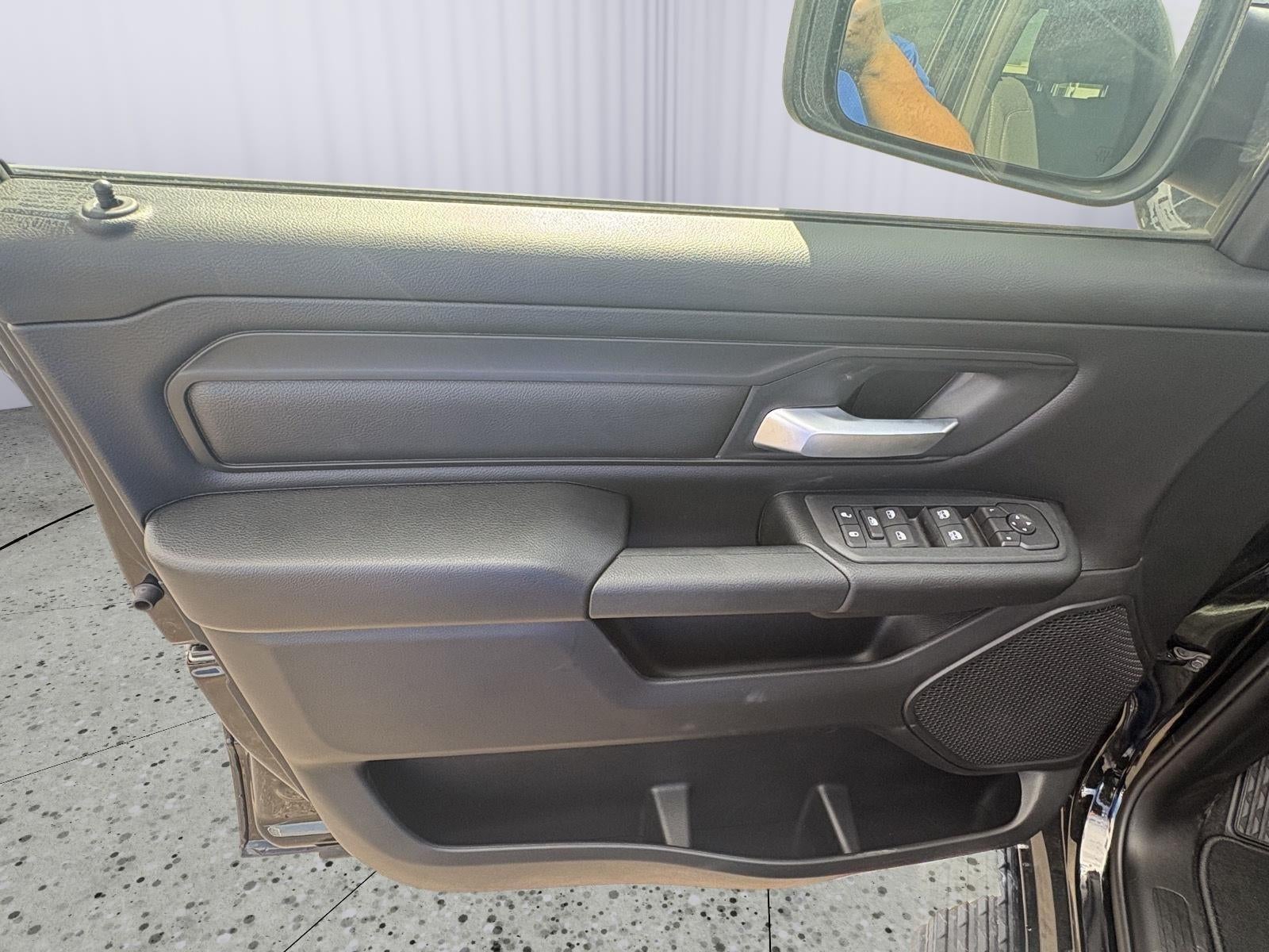 2026 RAM 1500 Express Crew Cab 4x4 5'7' Box