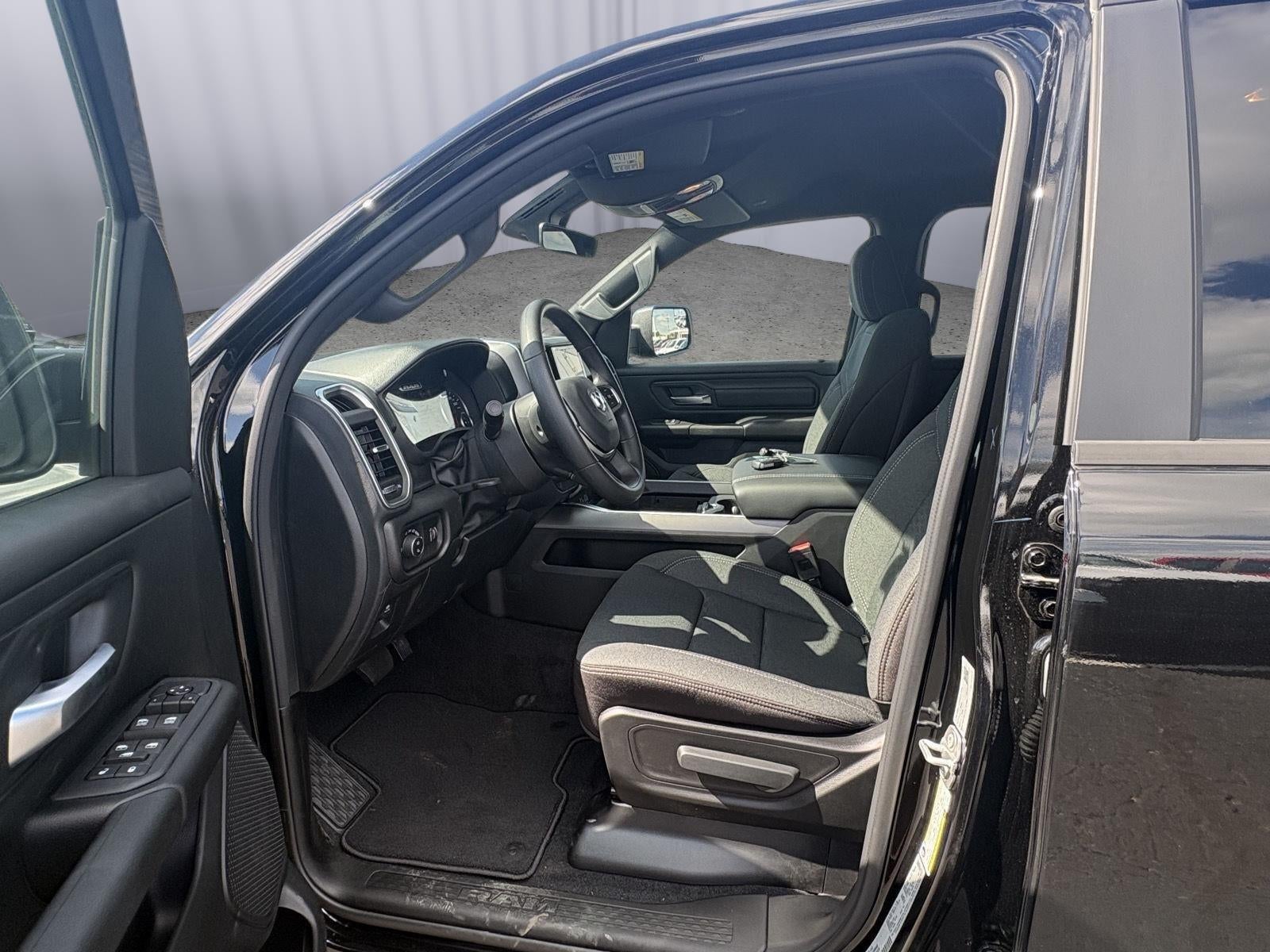 2026 RAM 1500 Express Crew Cab 4x4 5'7' Box