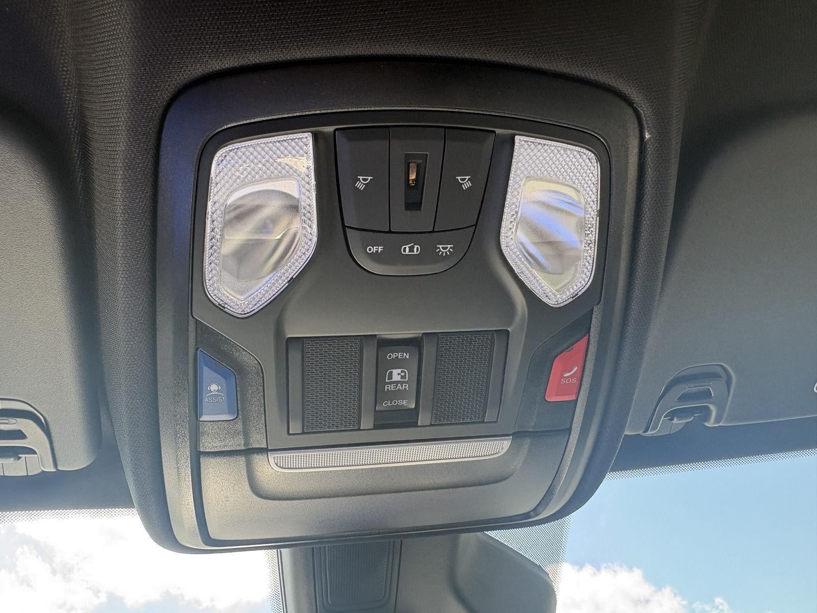 2026 RAM 1500 Express Crew Cab 4x4 5'7' Box