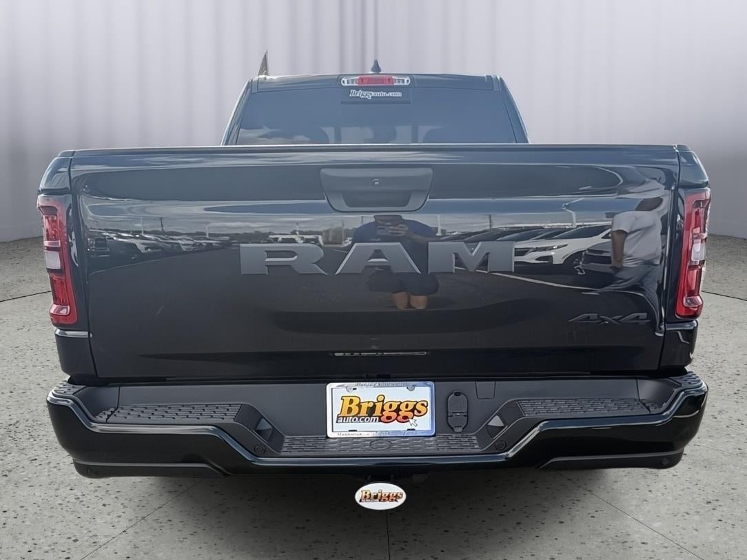 2026 RAM 1500 Express Crew Cab 4x4 5'7' Box