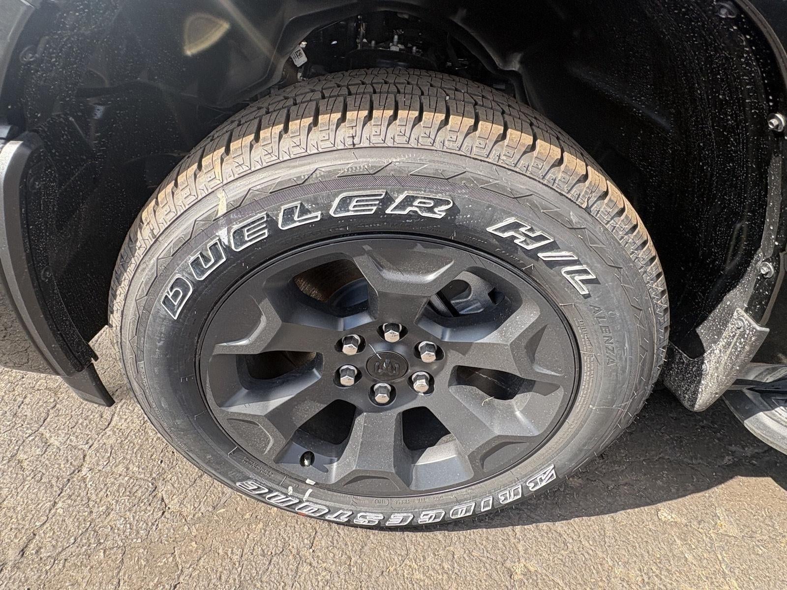 2026 RAM 1500 Express Crew Cab 4x4 5'7' Box