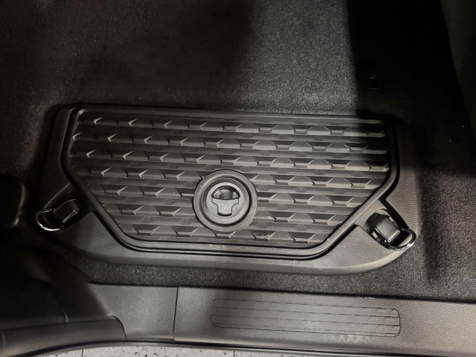 2026 RAM 1500 Express Crew Cab 4x4 5'7' Box