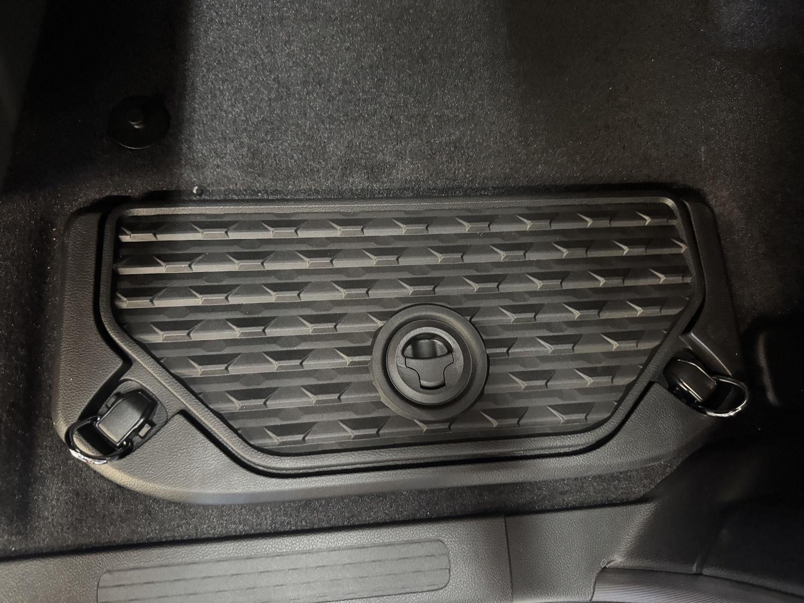 2026 RAM 1500 Express Crew Cab 4x4 5'7' Box