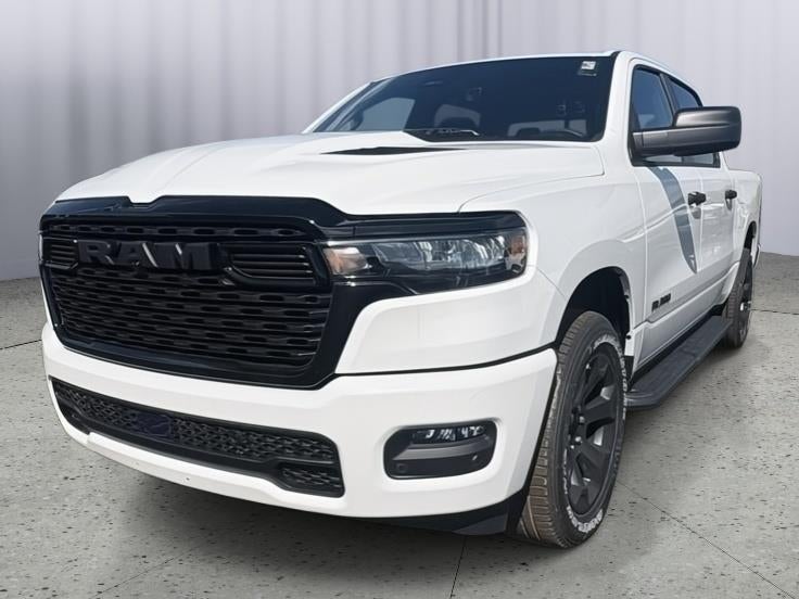 2026 RAM 1500 Express Crew Cab 4x4 5'7' Box