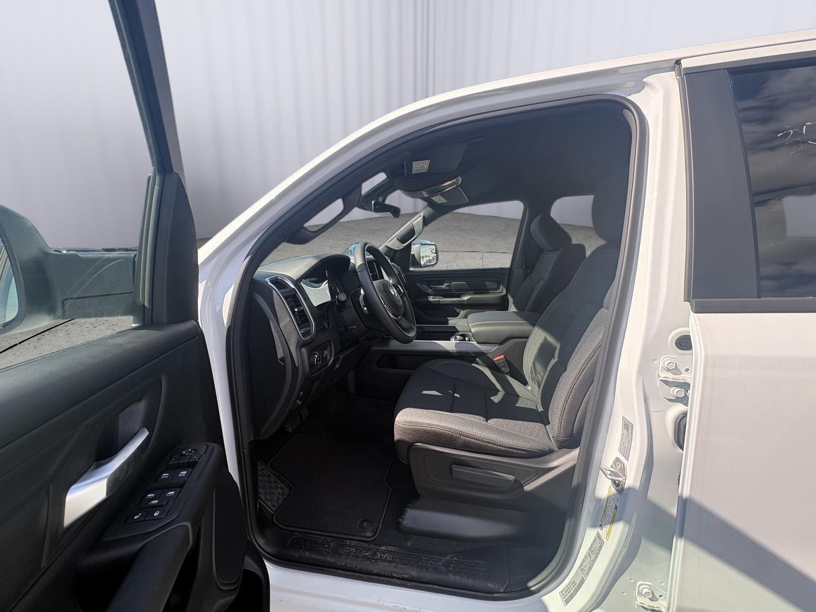 2026 RAM 1500 Express Crew Cab 4x4 5'7' Box