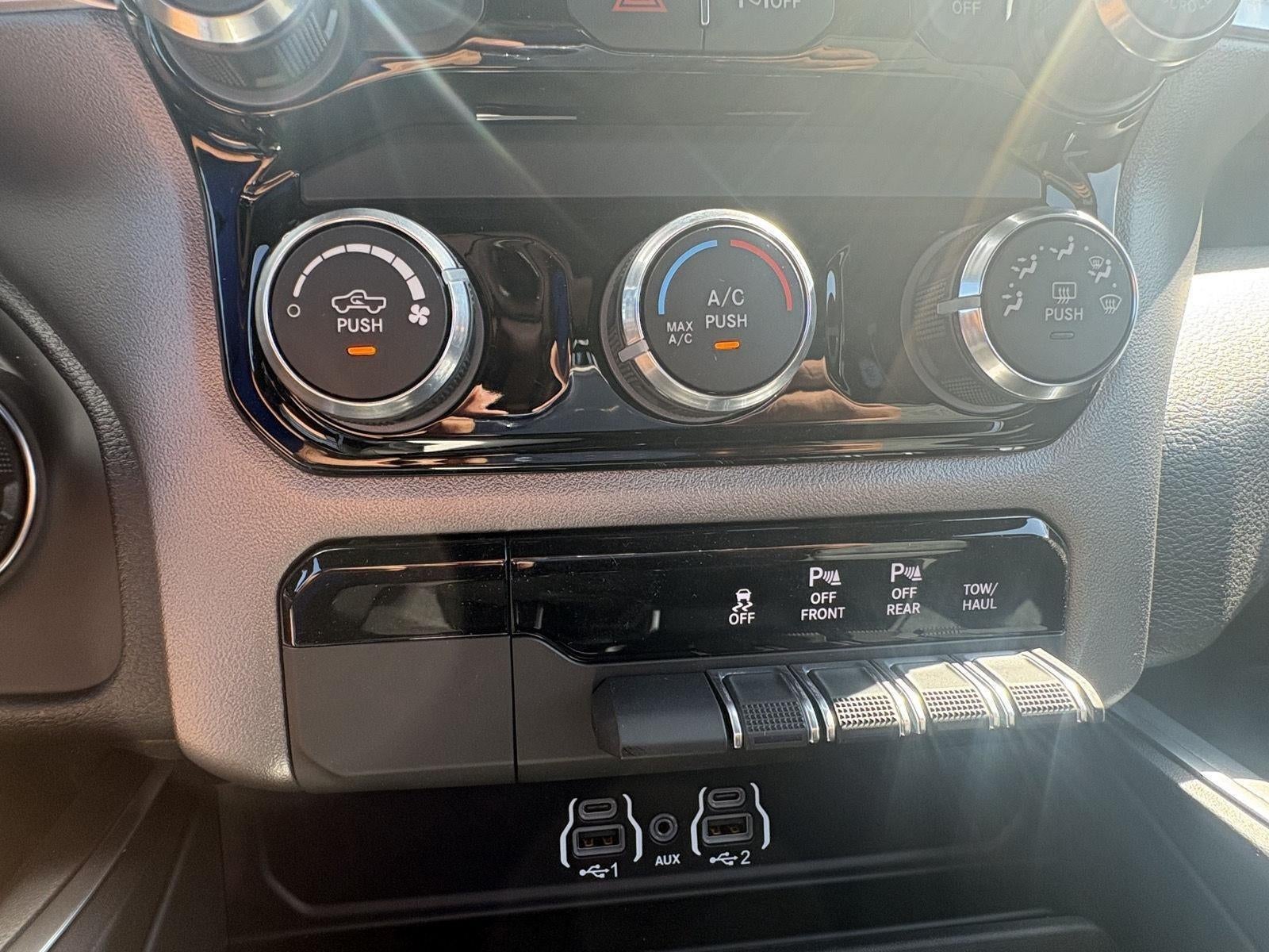 2026 RAM 1500 Express Crew Cab 4x4 5'7' Box