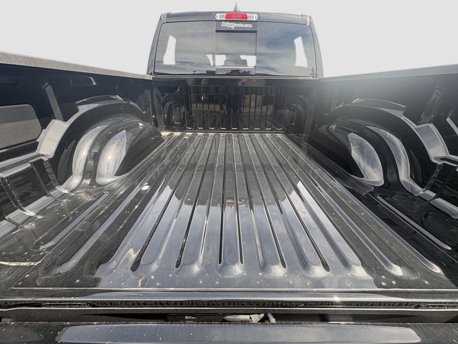 2026 RAM 1500 Tradesman Crew Cab 4x4 5'7' Box