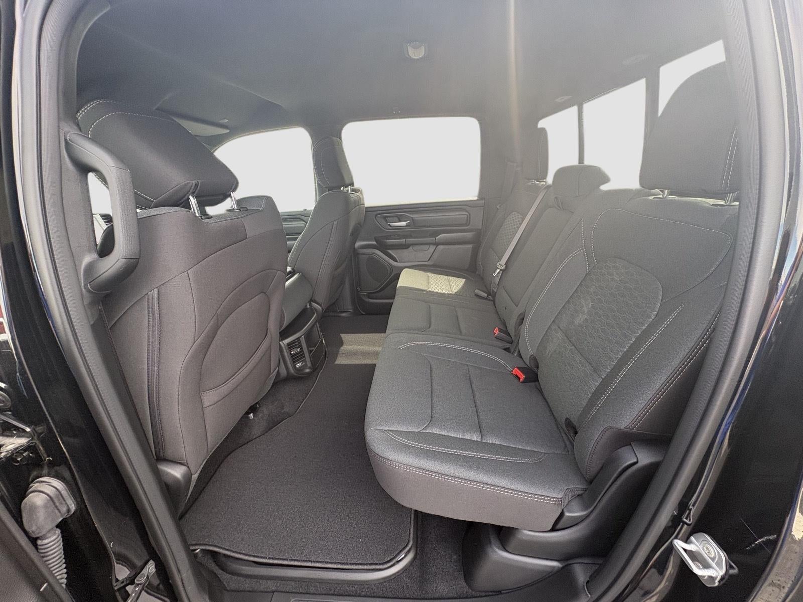 2026 RAM 1500 Tradesman Crew Cab 4x4 5'7' Box