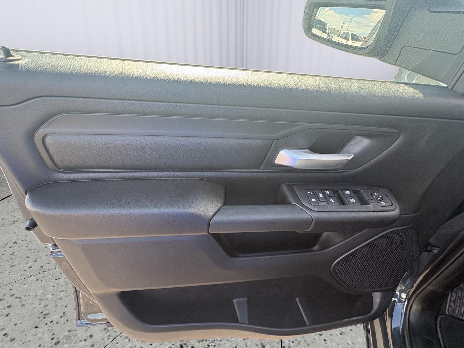 2026 RAM 1500 Express Crew Cab 4x4 5'7' Box