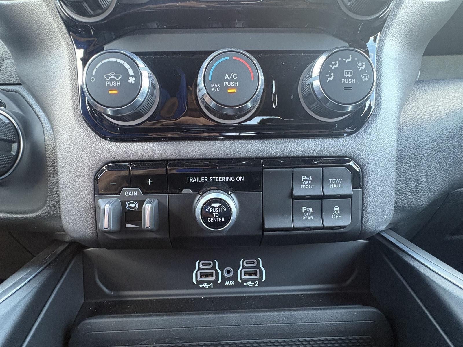 2026 RAM 1500 Express Crew Cab 4x4 5'7' Box