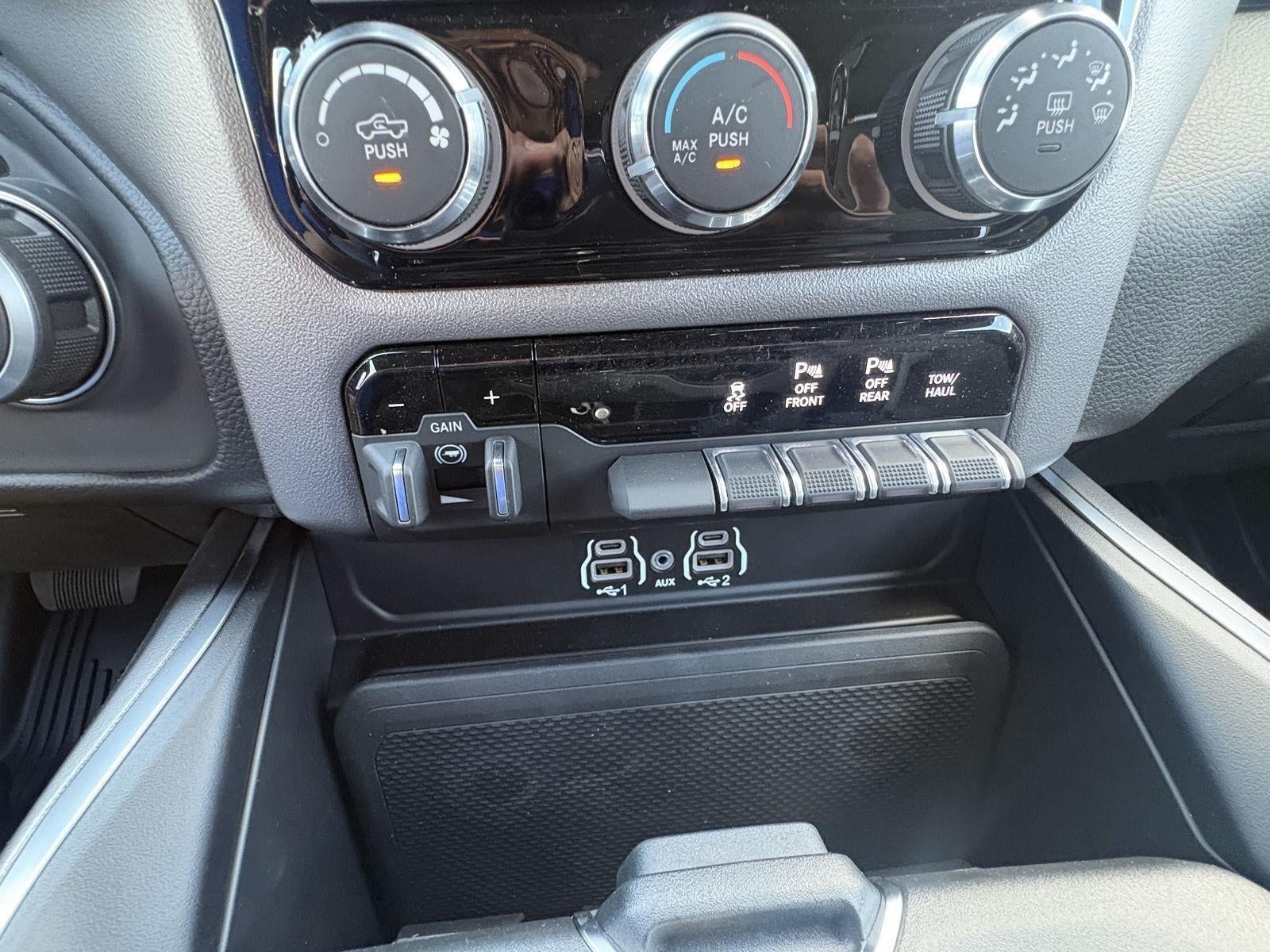 2026 RAM 1500 Big Horn Crew Cab 4x4 5'7' Box