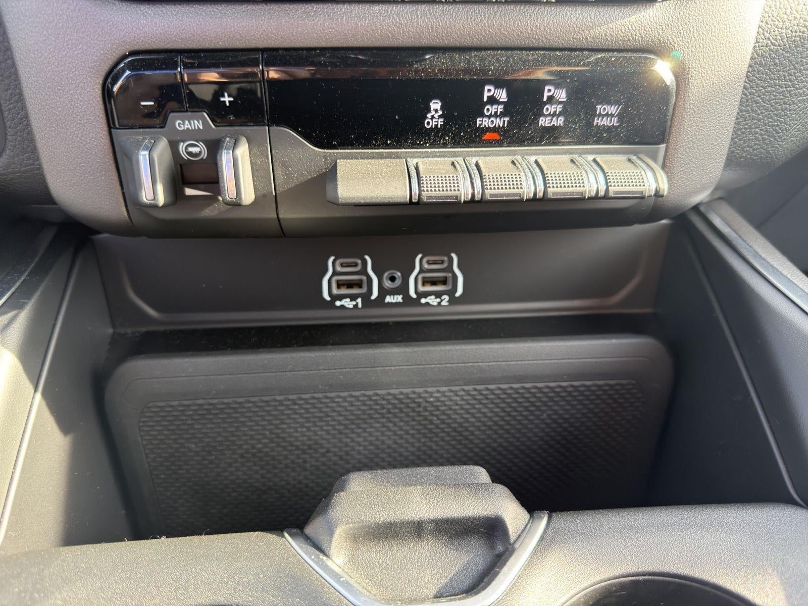2026 RAM 1500 Big Horn Crew Cab 4x4 5'7' Box