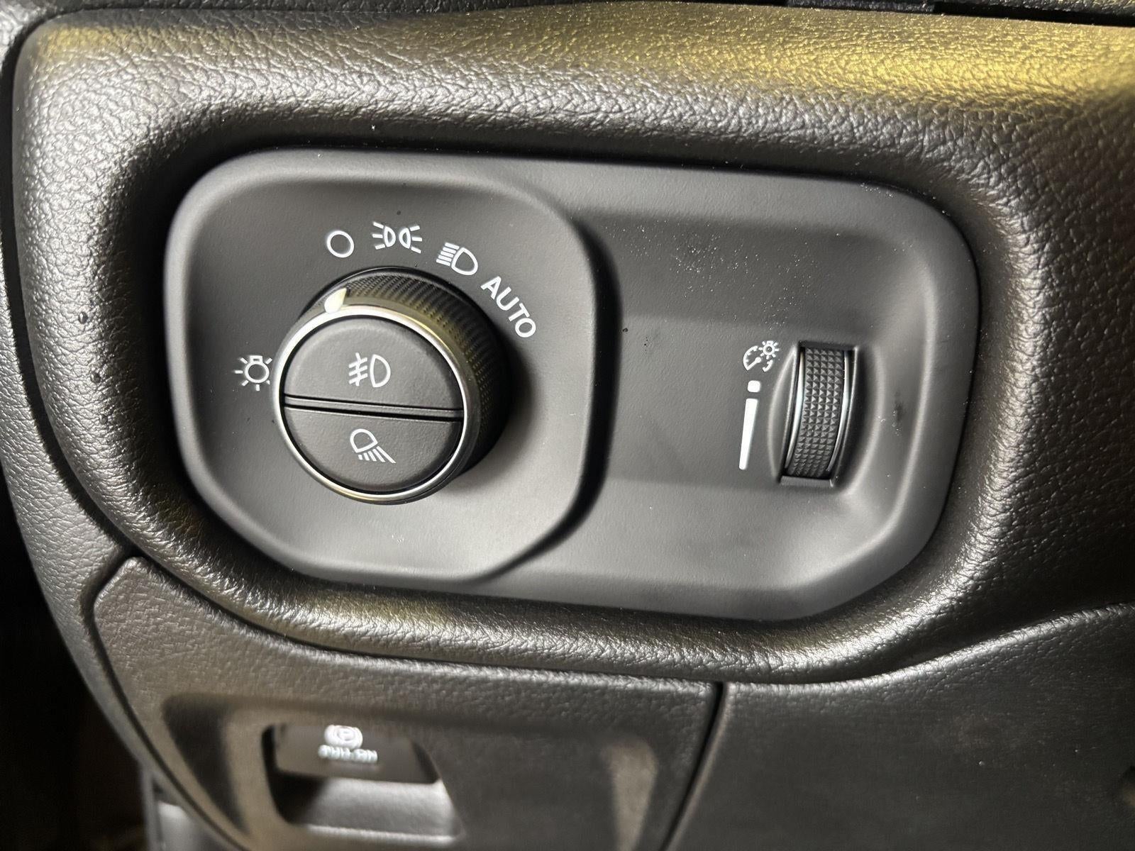 2026 RAM 1500 Warlock Crew Cab 4x4 5'7' Box