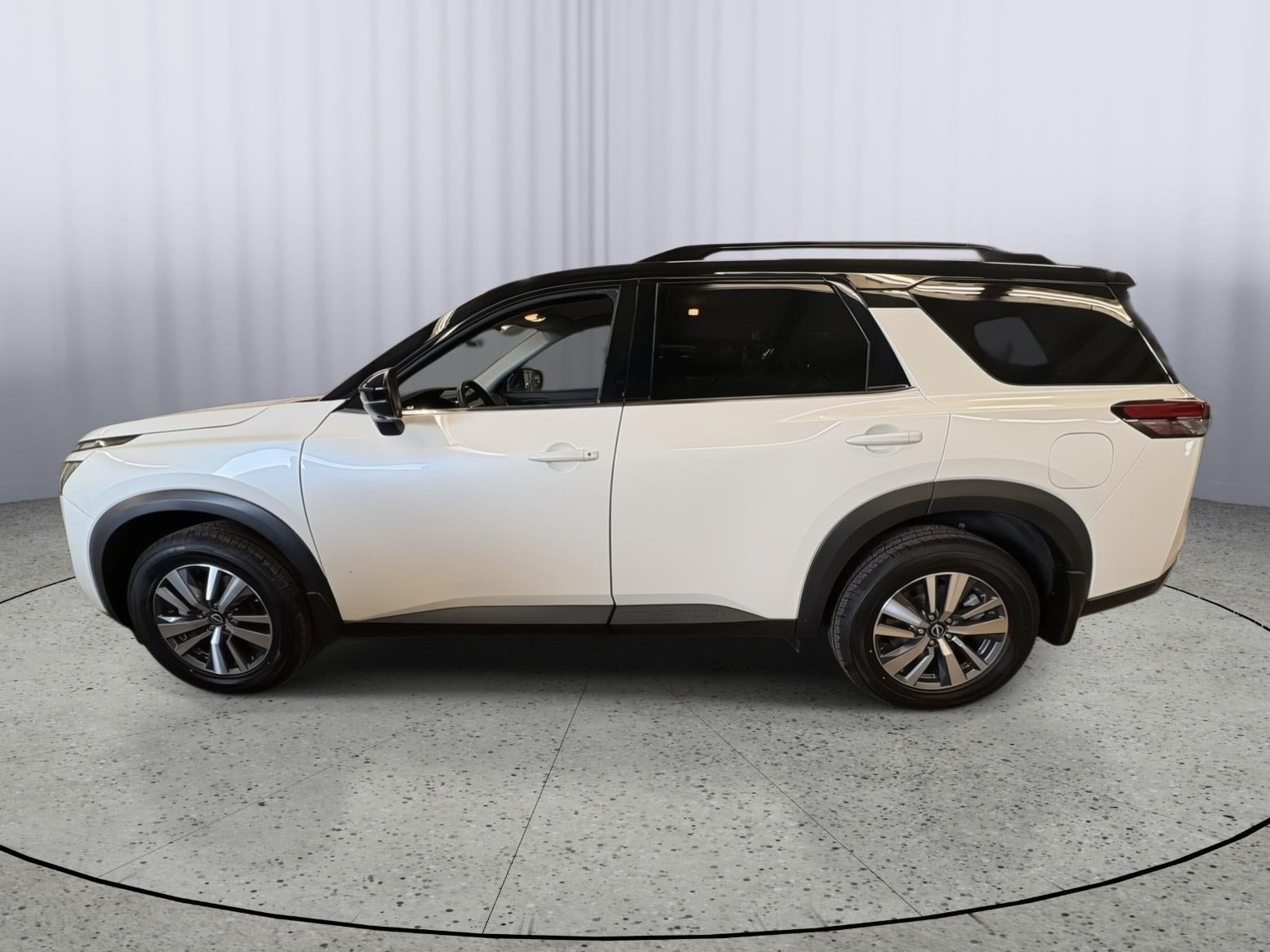 Used 2024 Nissan Pathfinder SL with VIN 5N1DR3CC1RC213366 for sale in Kansas City