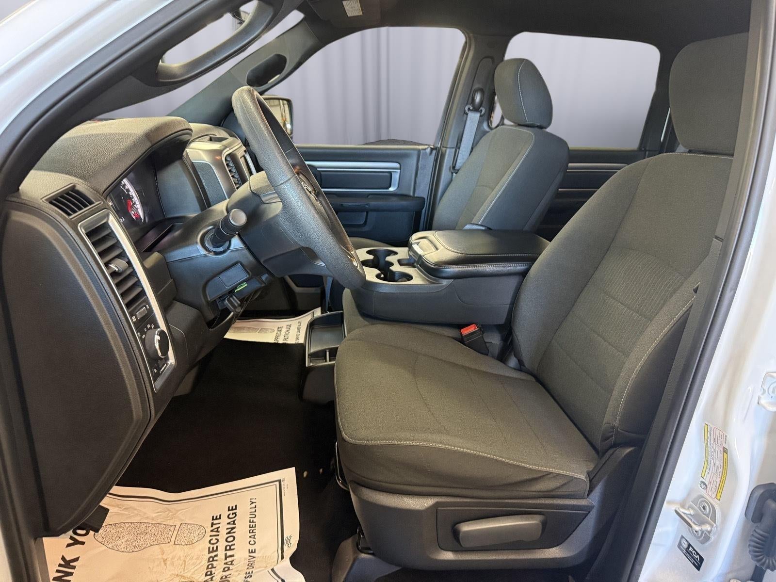 2024 RAM 1500 Classic Warlock Crew Cab 4x2 5'7' Box