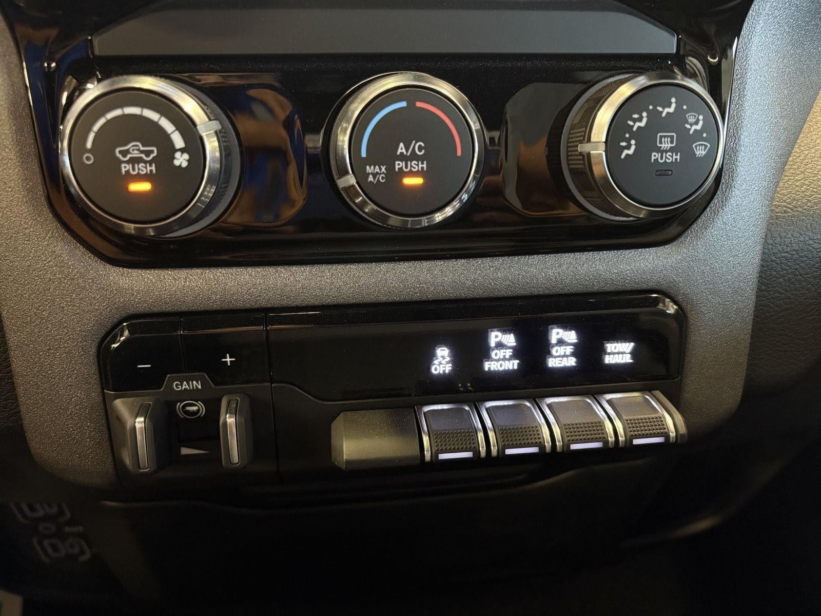2026 RAM Ram 1500 RAM 1500 TRADESMAN QUAD CAB 4X4 6'4' BOX