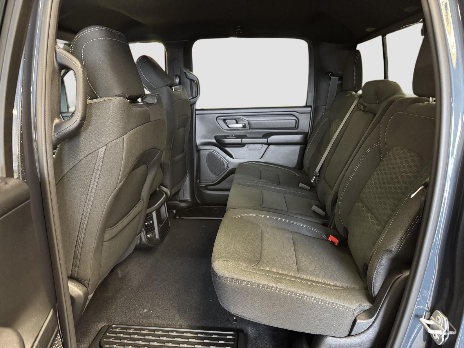 2026 RAM 1500 RAM 1500 TRADESMAN CREW CAB 4X4 5'7' BOX