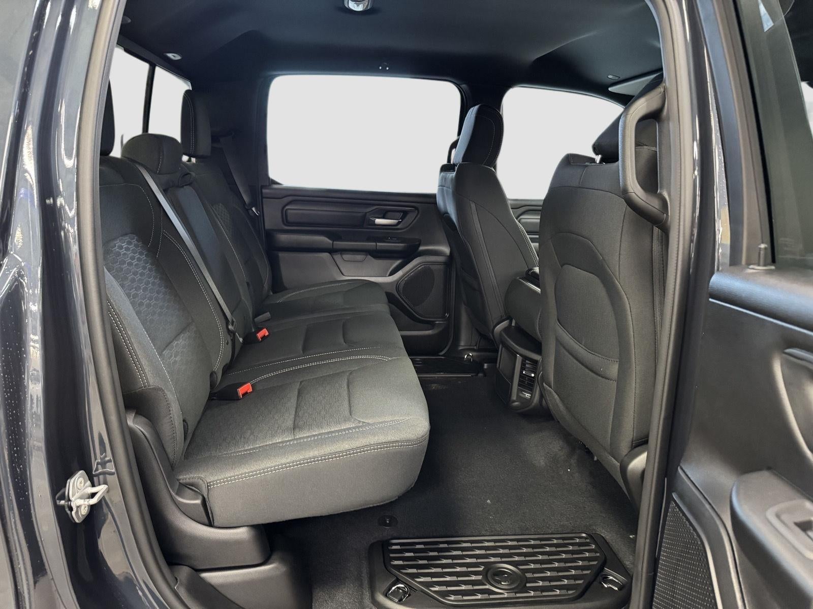 2026 RAM 1500 RAM 1500 TRADESMAN CREW CAB 4X4 5'7' BOX