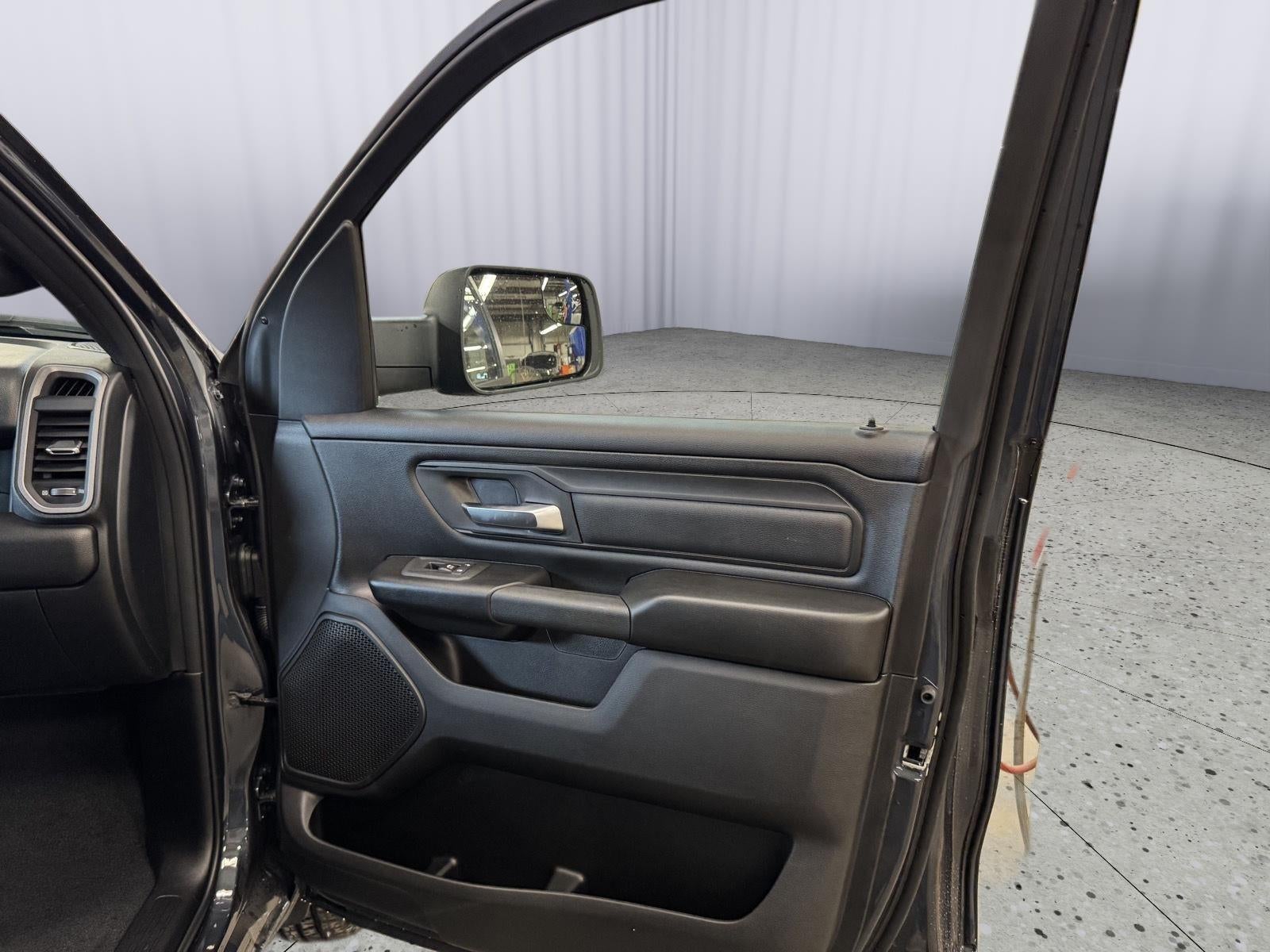2026 RAM 1500 RAM 1500 TRADESMAN CREW CAB 4X4 5'7' BOX
