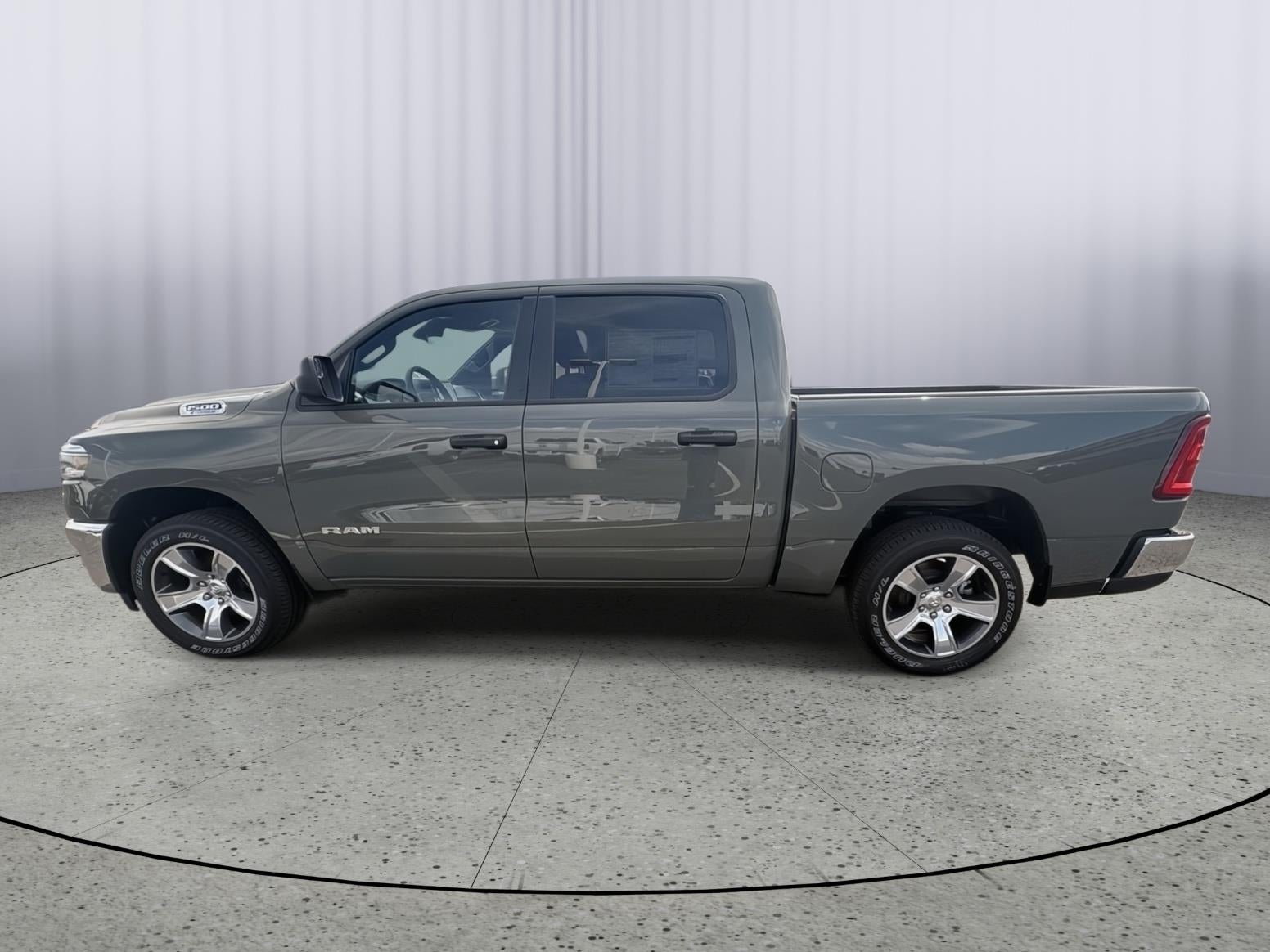 2026 RAM 1500 RAM 1500 TRADESMAN CREW CAB 4X4 5'7' BOX